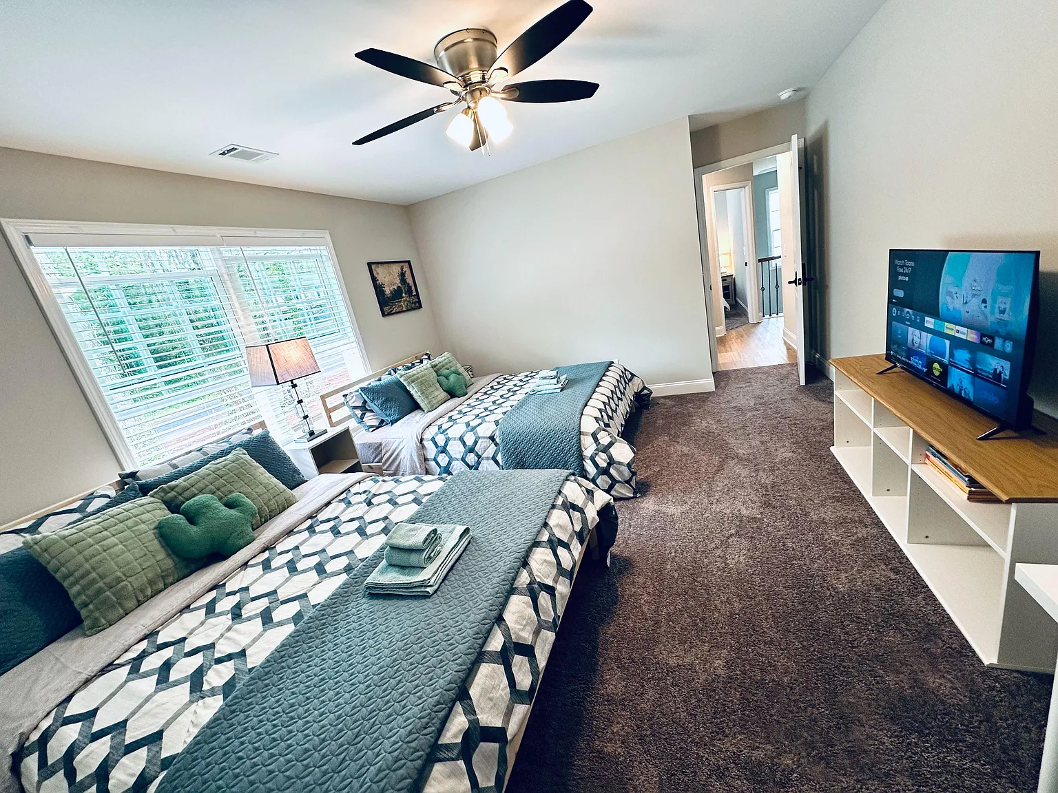 4 bed, 3.0 bath, 2600 sqft, $1,139 — Photo 4