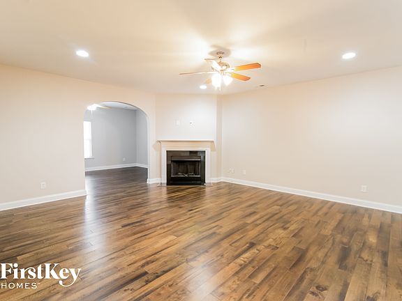 3rd image of 228 Berwick Dr
