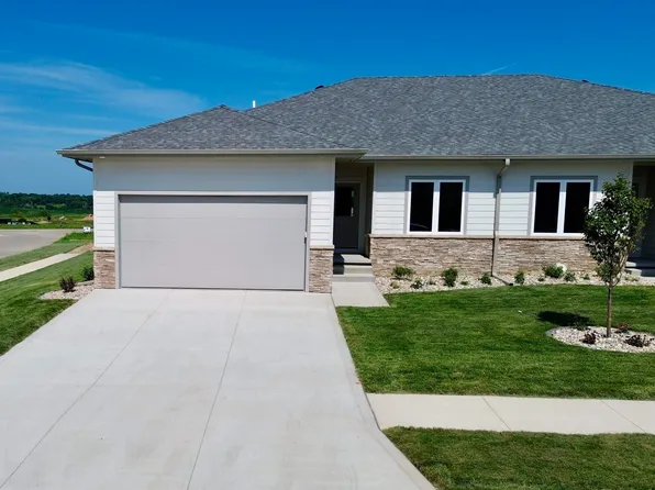 4546 Badger Ct, Sioux City, IA 51106