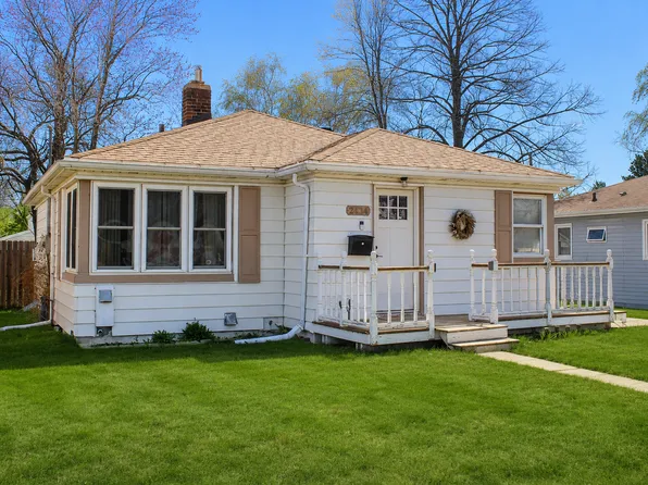 2434 9th Ave E, Hibbing, MN 55746