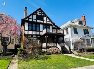 28 Colonial Cir, Buffalo, NY 14213