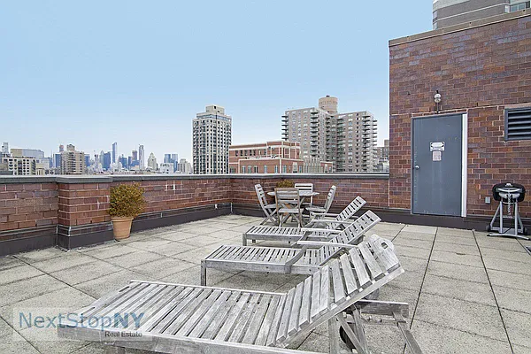 Rented by NextStopNY | media 11