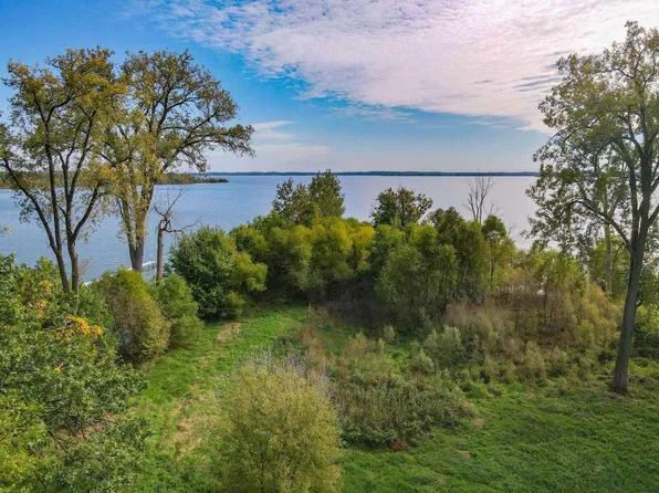 N1068 Lake Drive #3-9, Edgerton, WI 53534