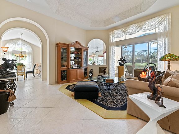 5th image of 11613 Puerto Boulevard