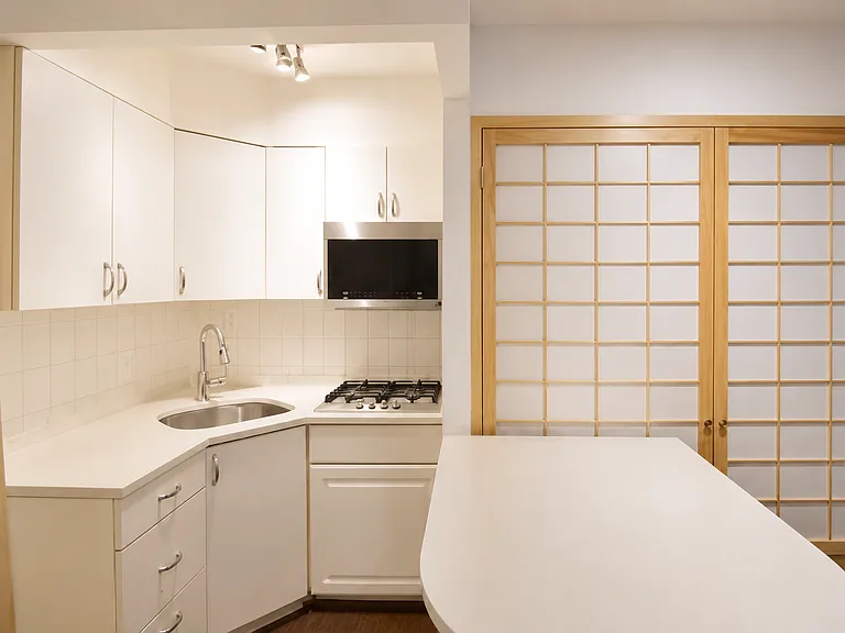 101 Allen St #2C — Photo 4