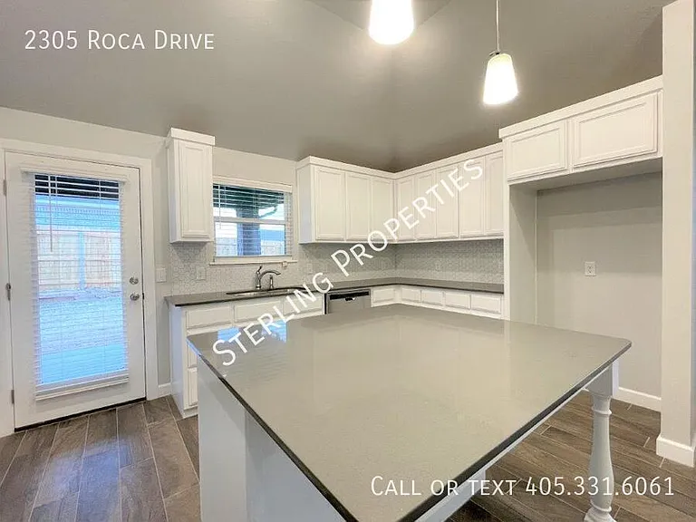 2305 Roca Dr — Photo 14