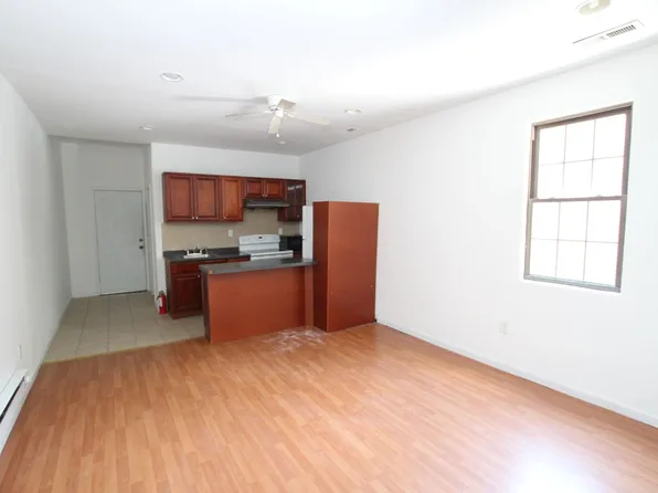 625 South St APT 2R, Philadelphia, PA 19147