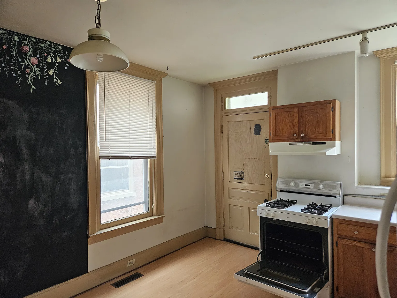 1 bed, 1000 sqft, $950 — Photo 2