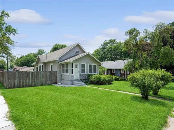 1202 Douglas Ave, Des Moines, IA 50313