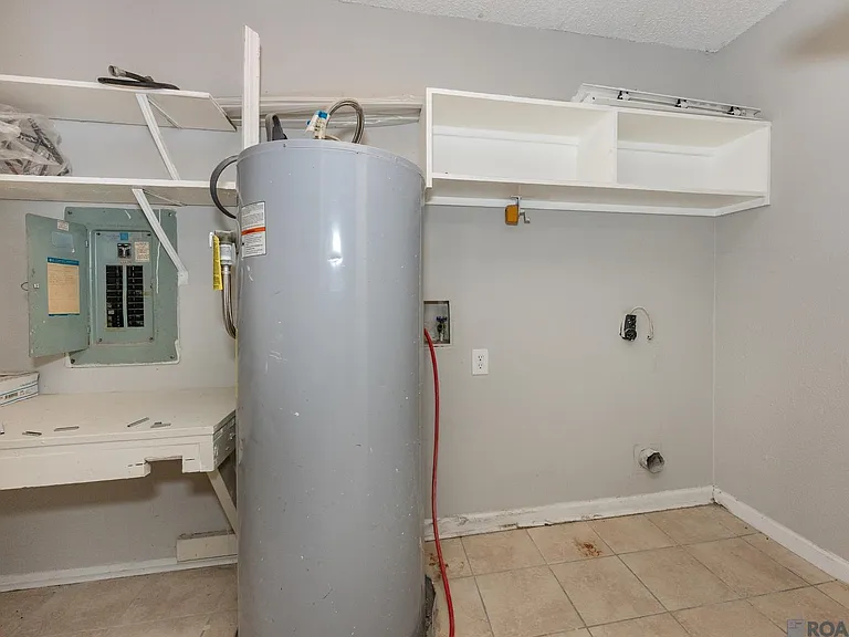 7224 Meadow Park Ave — Photo 14