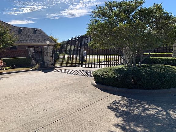 2nd image of 1507 McArthur Dr