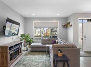 185 E Dawson Dr, Chestermere, AB T1X 1Z8