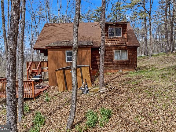 3rd image of 264 Clear Spring Ln