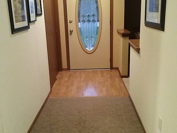 Entry way w/cedar closet 