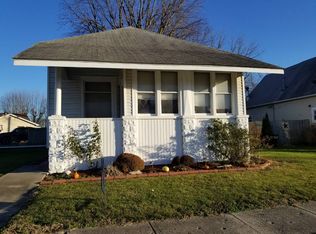 320 N State St, Roodhouse, IL 62082