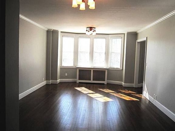 4th image of 26 E Parkway APT 14