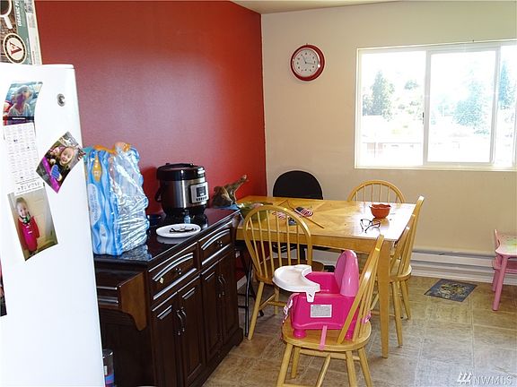 3rd image of 4214 W D St