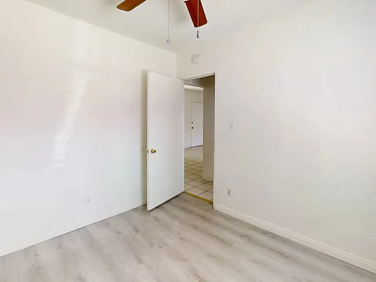 3348 Santa Fe Ave — Photo 15