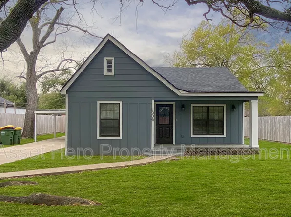 1006 Cedar St, Hearne, TX 77859