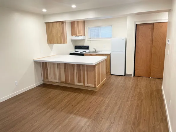 Olympus, 9041 16th Ave SW APT 10, Seattle, WA 98106