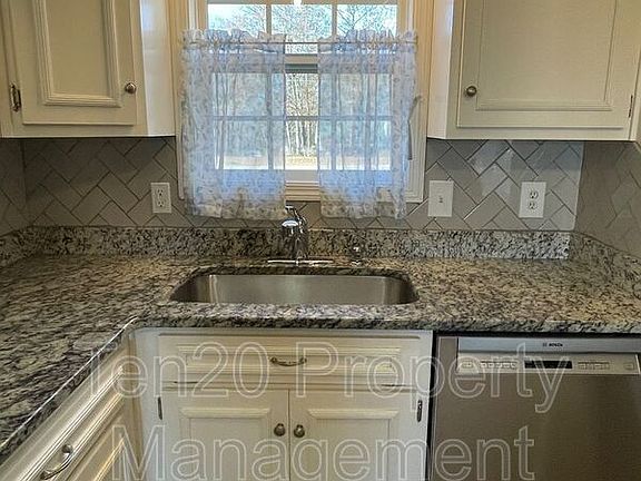 5th image of 157 Lee Road 207
