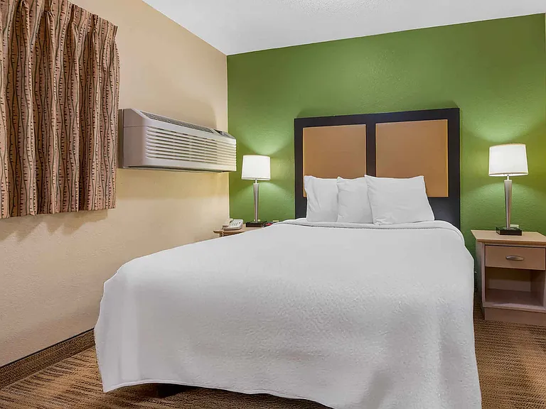 Studio Suite - 1 Queen Bed