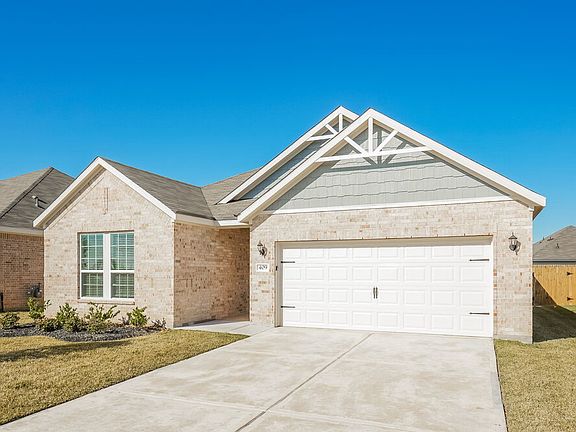 3rd image of 409 Mustang Trot Dr