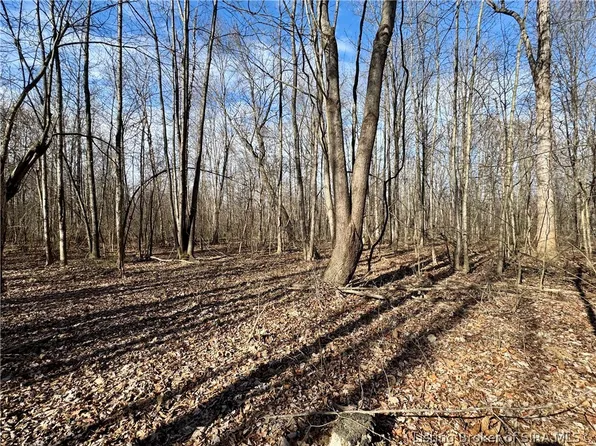  W Van Campen Road, Austin, IN 47102