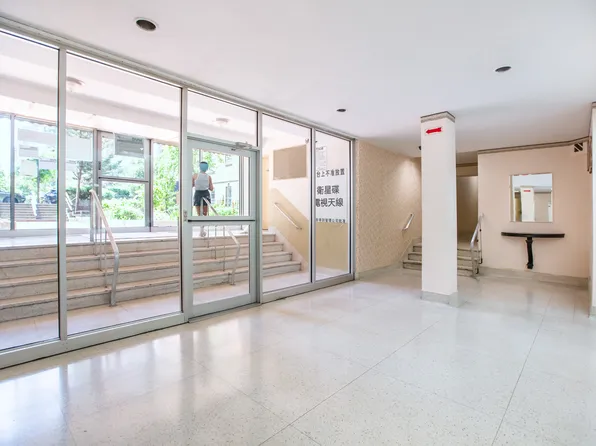 43-43 Kissena Boulevard image 3 of 11