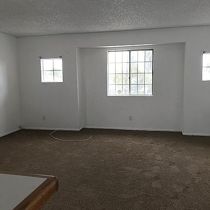 3rd image of 1326 W 90th Pl