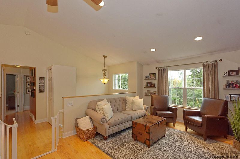 5th image of 24 VAN SLYCK Avenue