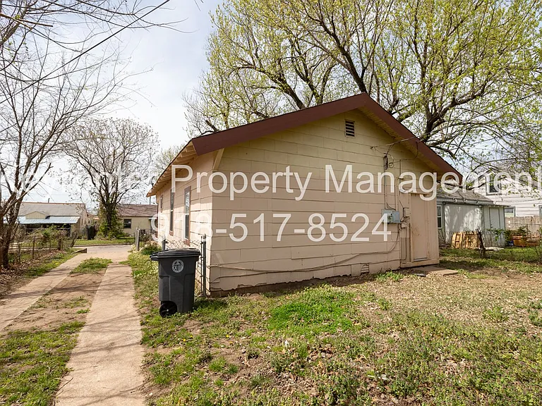 1607 N Lewis Pl — Photo 25