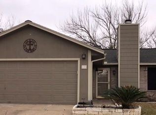 105 Suzanne Ln, Victoria, TX 77901