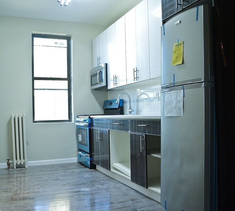 1st image of 240 Crown St #7L