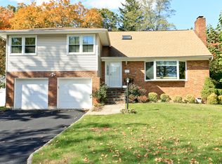 38 Donnybrook Rd, Scarsdale, NY 10583