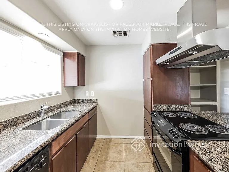3316 W Orchid Ln — Photo 8