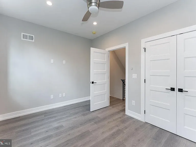 2127 N Randolph St — Photo 30