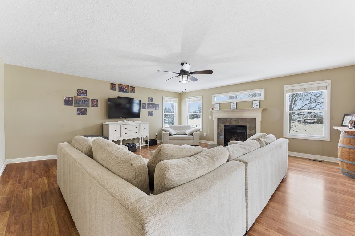 next background image