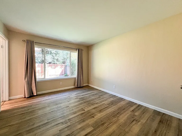 4412 Moffitt Dr — Photo 20