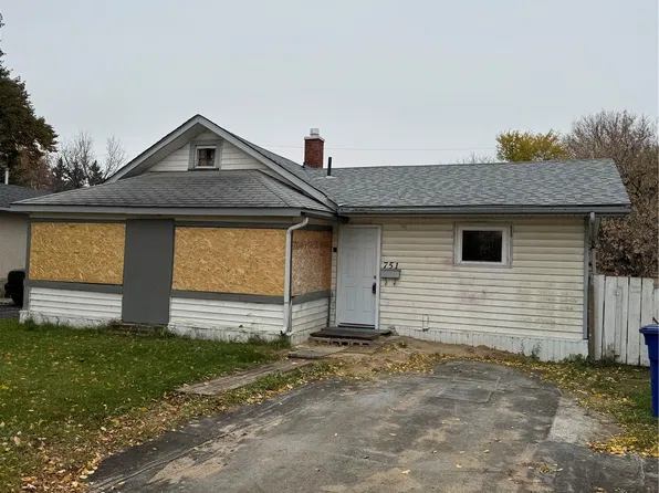 751 17th Street W, Prince Albert, SK S6V 3Y2