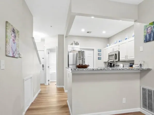 C Street Flats, 419 E C St APT 119, Jenks, OK 74037