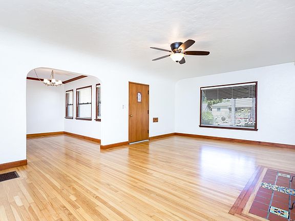 2nd image of 4849 Kensington Dr