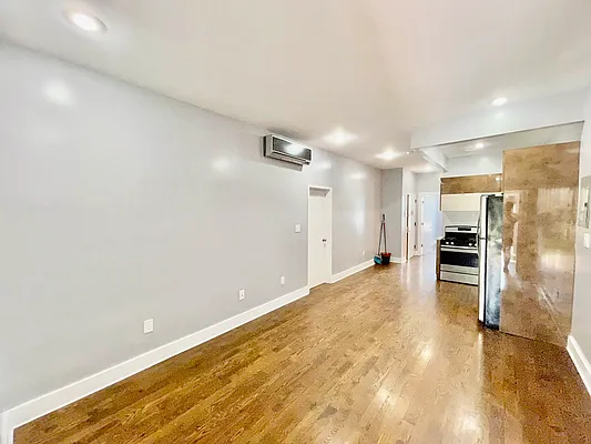 Rented by Pear NYC LLC | media 41