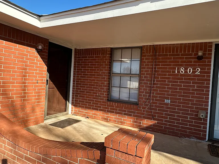 1800 Suzanne Dr — Photo 15
