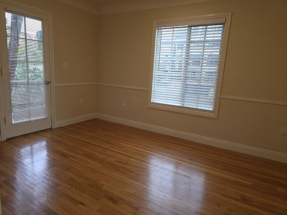 5th image of 1415 S Beverly Glen Blvd #1419