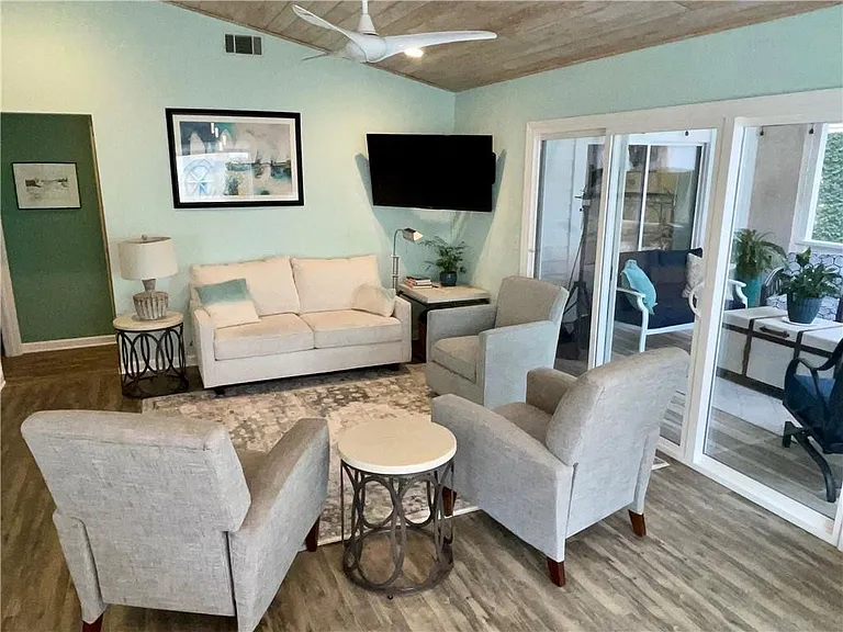 133 Linkside Dr — Photo 11