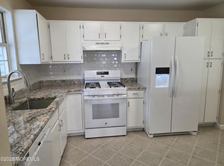 277 Tulip Ln, Freehold, NJ 07728