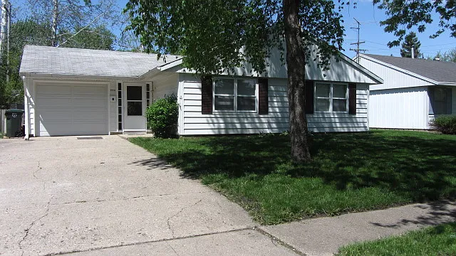 2016 E Michigan Ave photo 1