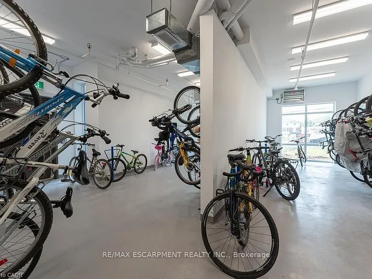 450 Dundas St E #409 — Photo 17