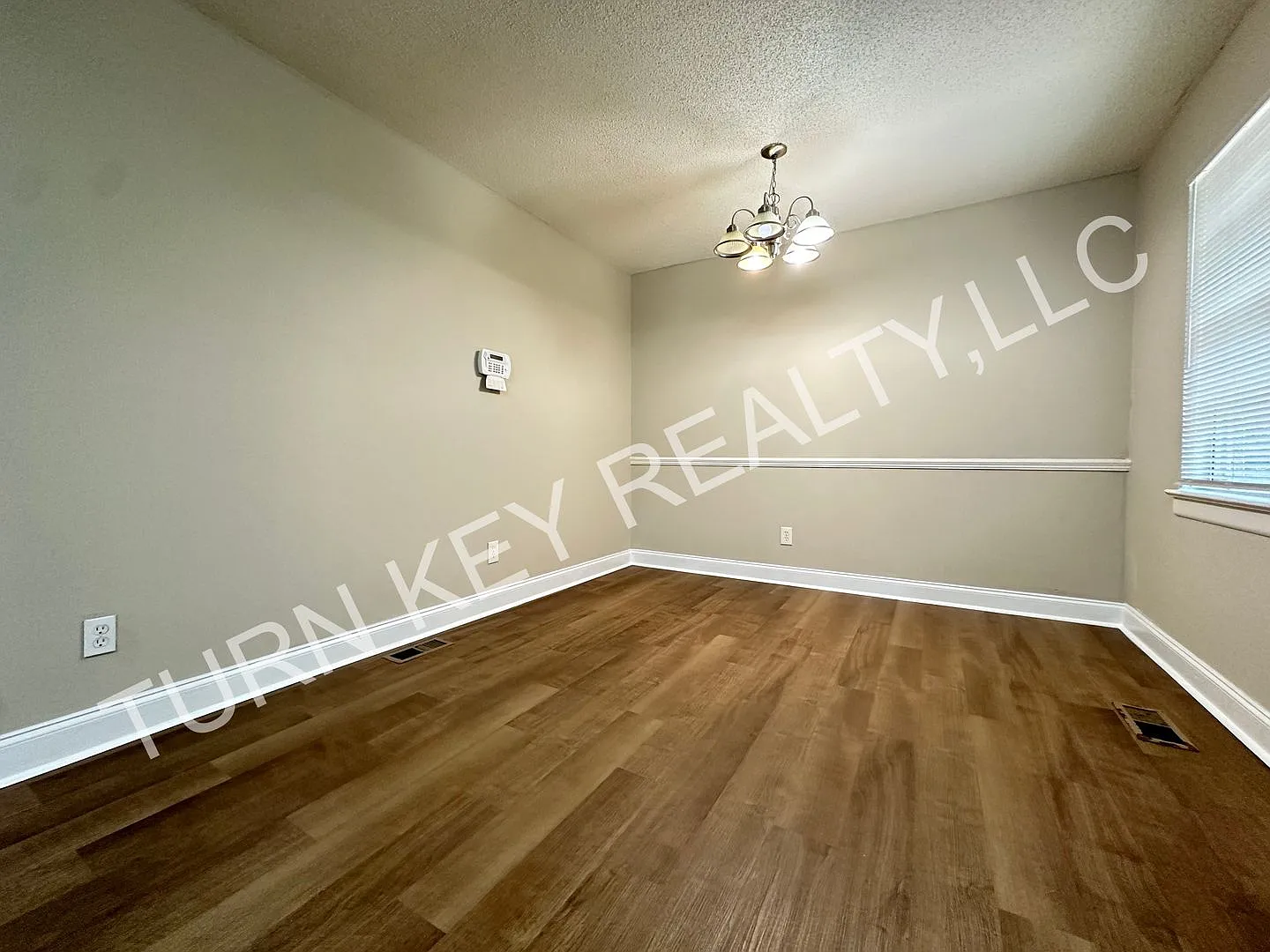Home for rent in Huffman — Photo 3